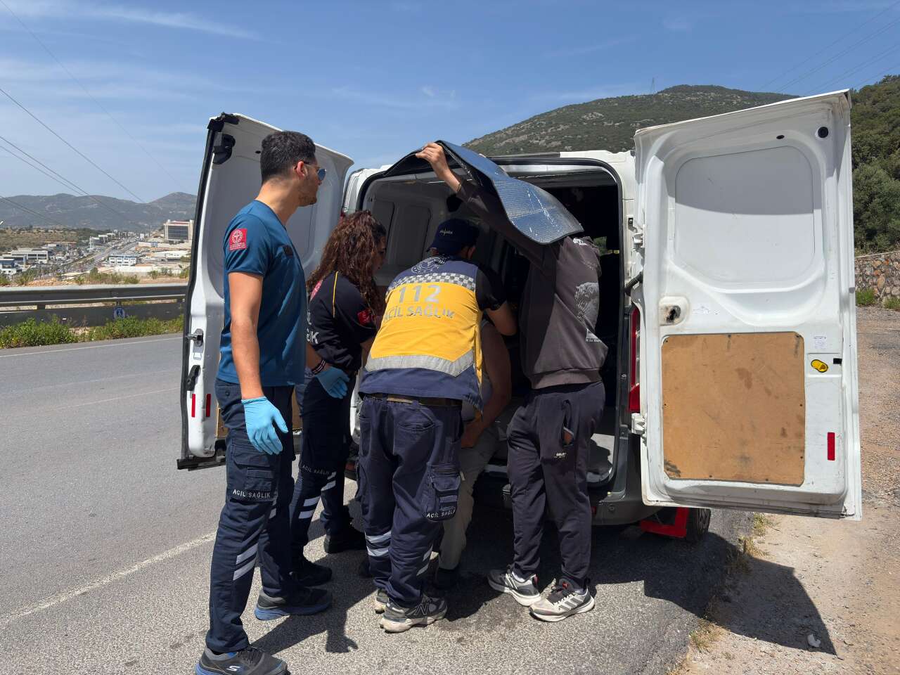 Muğla’da Feci Kaza: Bariyerlere Çarpan Sürücü Yaralandı 2